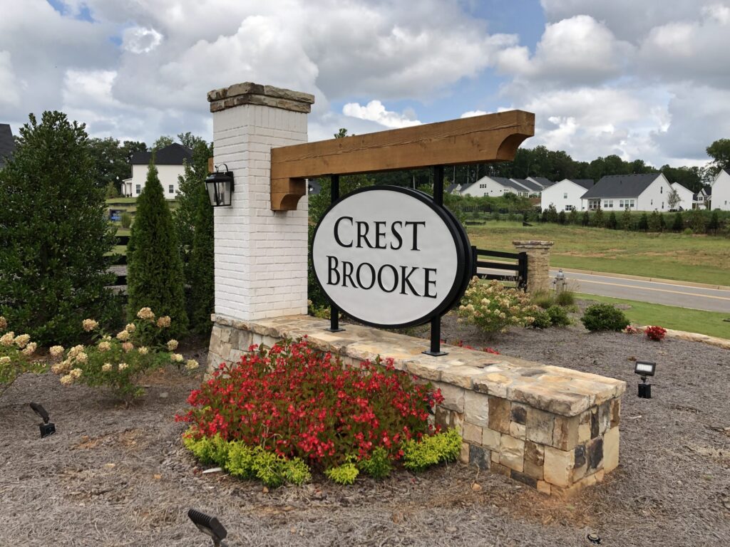 Crest Brooke Entry